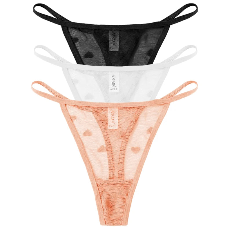 Esse kit com 3 calcinhas fio dental em renda transparente é a escolha certa para quem ama lingerie sexy, leve e confortável.