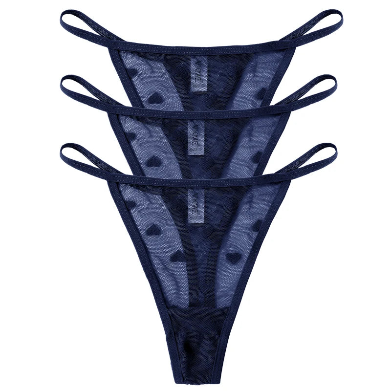 Esse kit com 3 calcinhas fio dental em renda transparente é a escolha certa para quem ama lingerie sexy, leve e confortável.