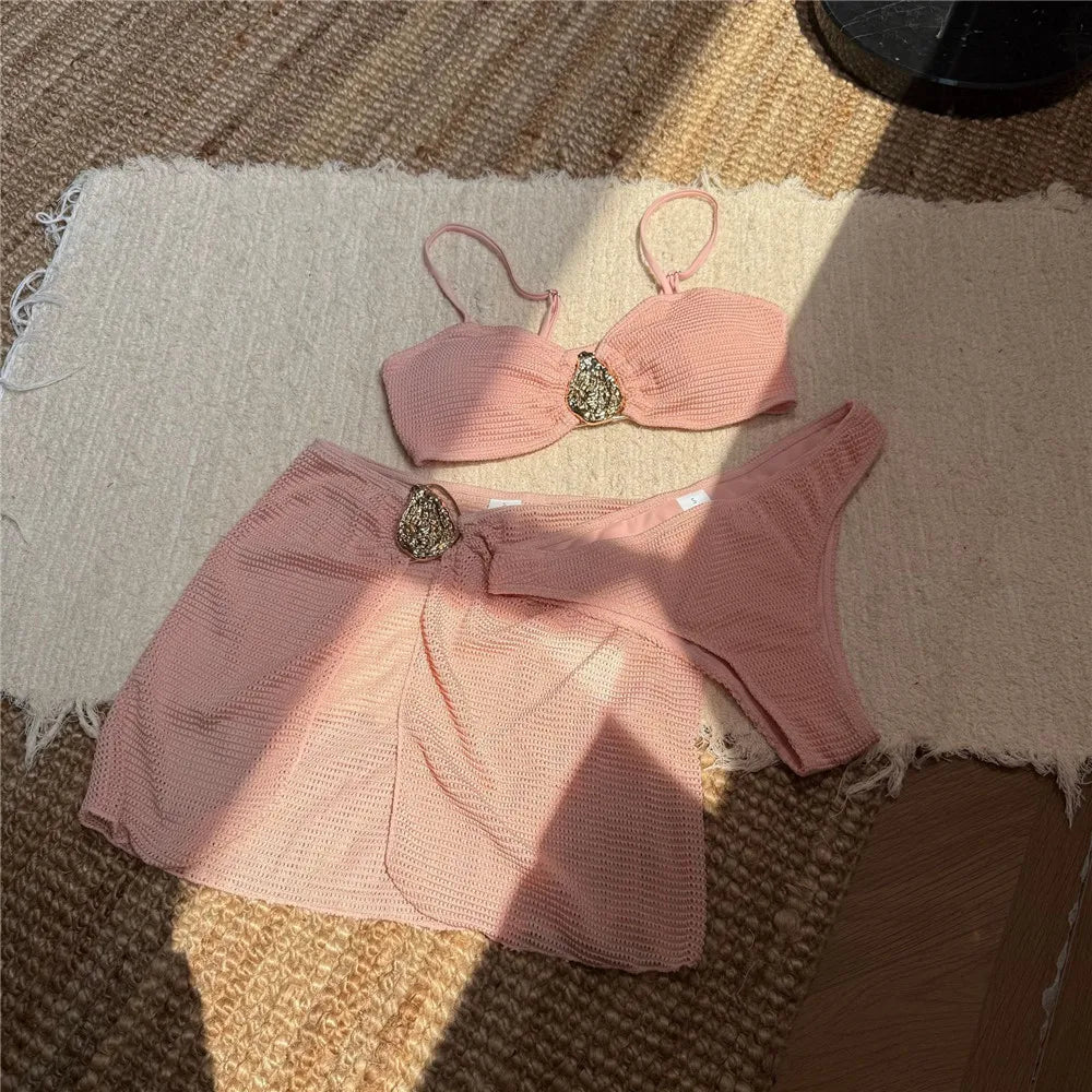 Kit Moda Praia 3 Peças – Biquíni Preto com Argola Metálica + Saída Estilo Luxo | Sexy e Elegante 2025