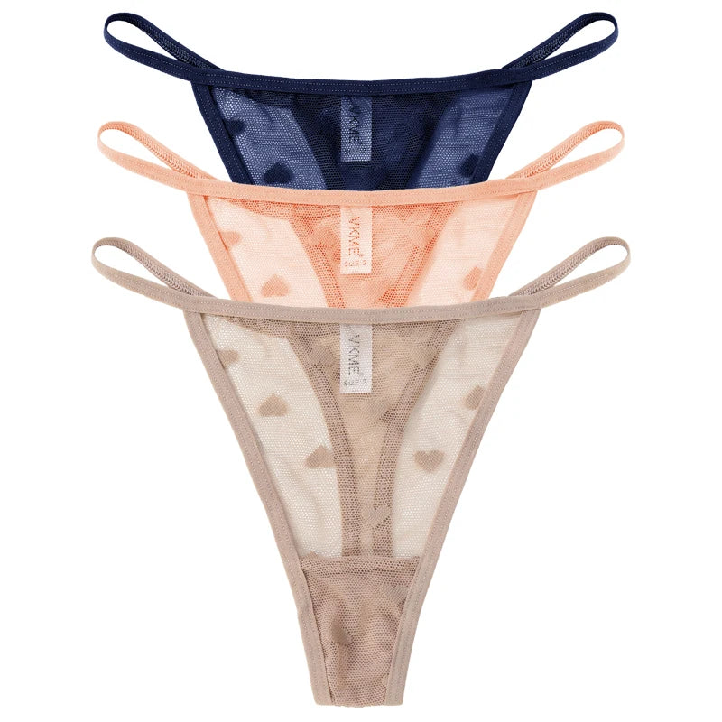 Esse kit com 3 calcinhas fio dental em renda transparente é a escolha certa para quem ama lingerie sexy, leve e confortável.