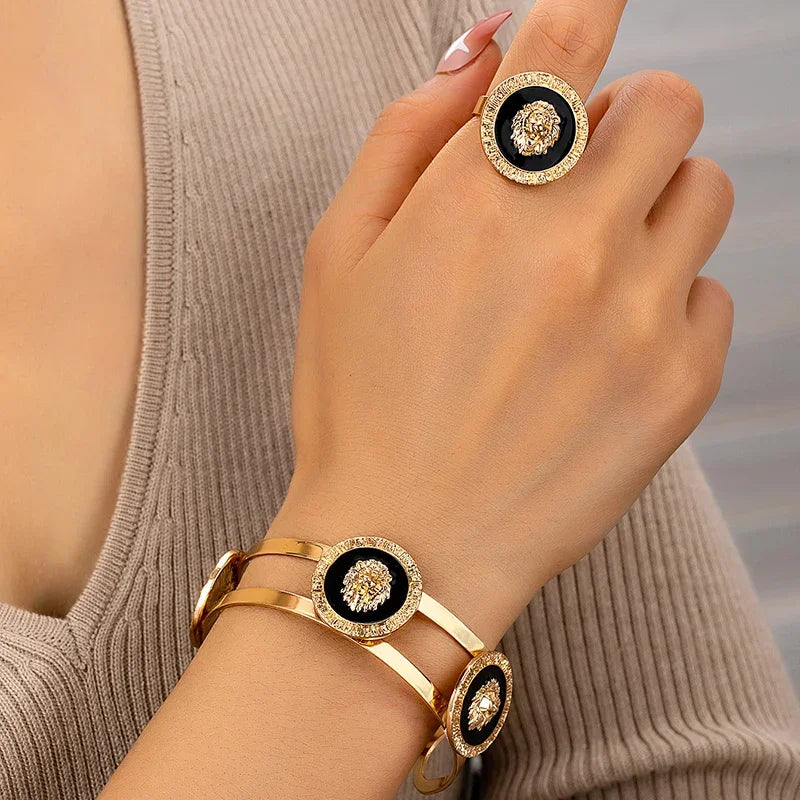 Conjunto de Joias Punk – Pulseira Cabeça de Leão em Aço + Anel Dourado