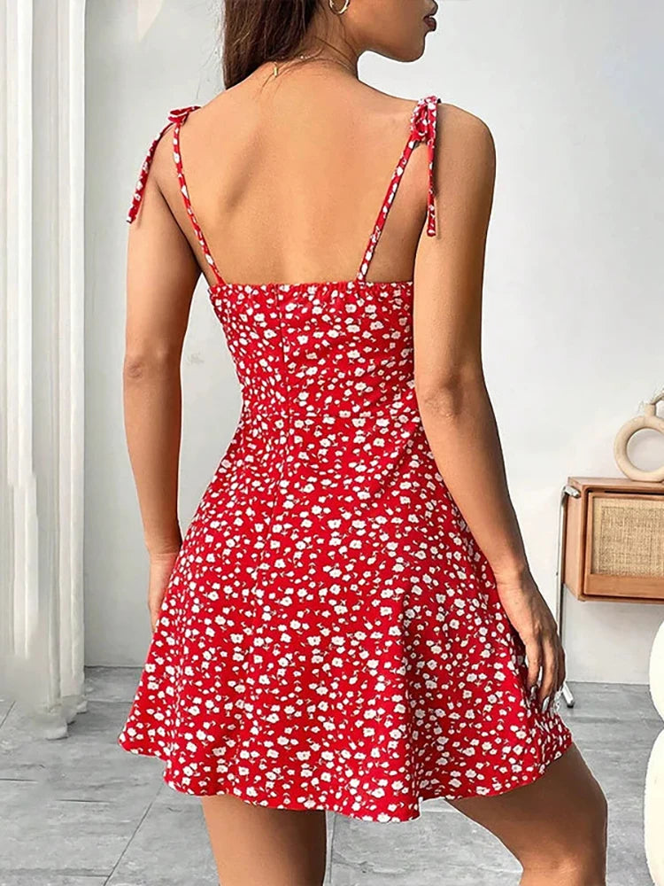 Vestido Curto de Praia Feminino – Alças Finas, Estampa Floral e Estilo Verão