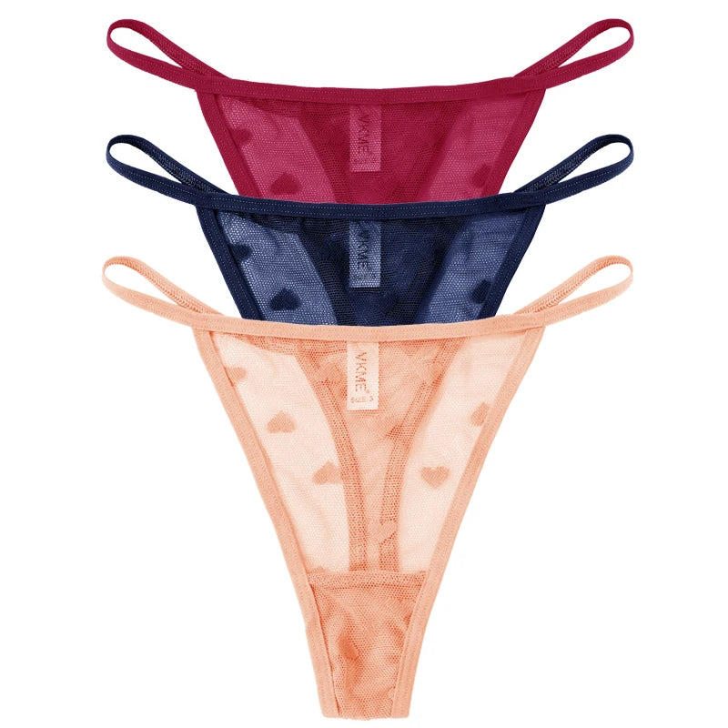 Esse kit com 3 calcinhas fio dental em renda transparente é a escolha certa para quem ama lingerie sexy, leve e confortável.