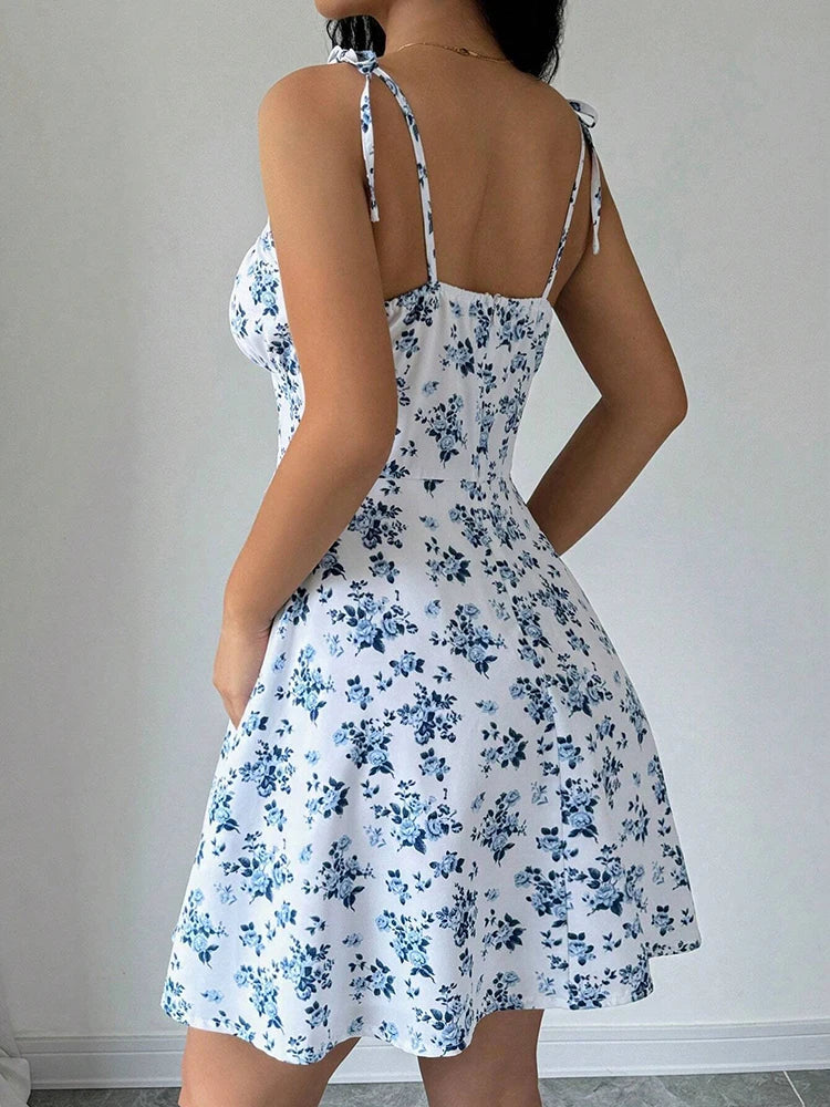 Vestido Curto de Praia Feminino – Alças Finas, Estampa Floral e Estilo Verão