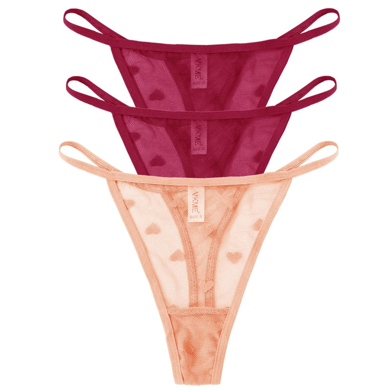 Esse kit com 3 calcinhas fio dental em renda transparente é a escolha certa para quem ama lingerie sexy, leve e confortável.