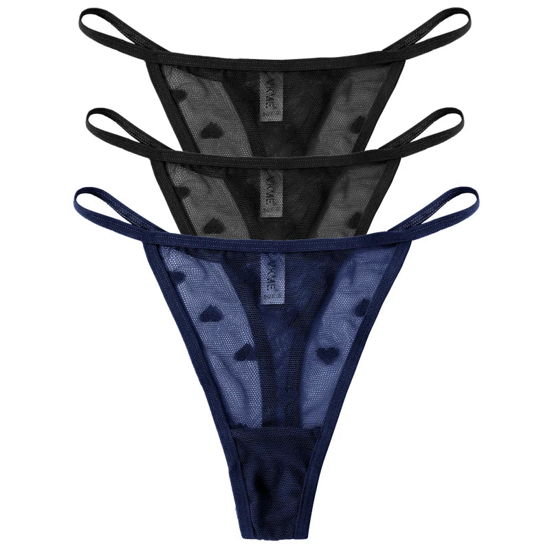 Esse kit com 3 calcinhas fio dental em renda transparente é a escolha certa para quem ama lingerie sexy, leve e confortável.